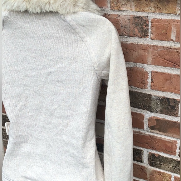 Armani Exchange Jacket With Faux Fur Lapel And Side belt. Woman’s Size Small - Picture 7 of 15